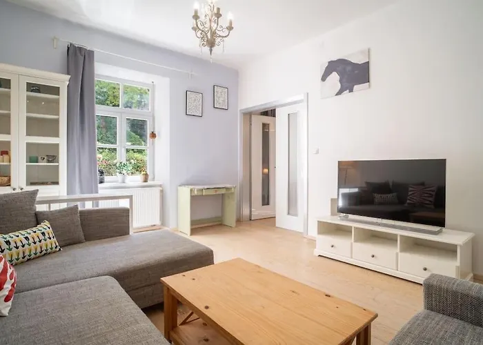 Cozy 2-Bedroom Apartment